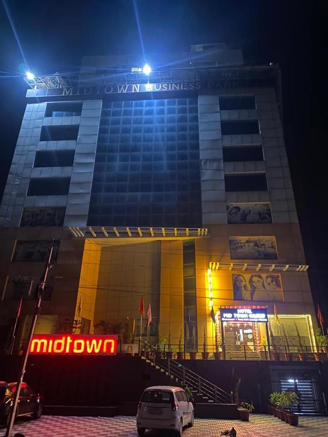 Hotel Midtown Grand Zirakpur Exterior photo